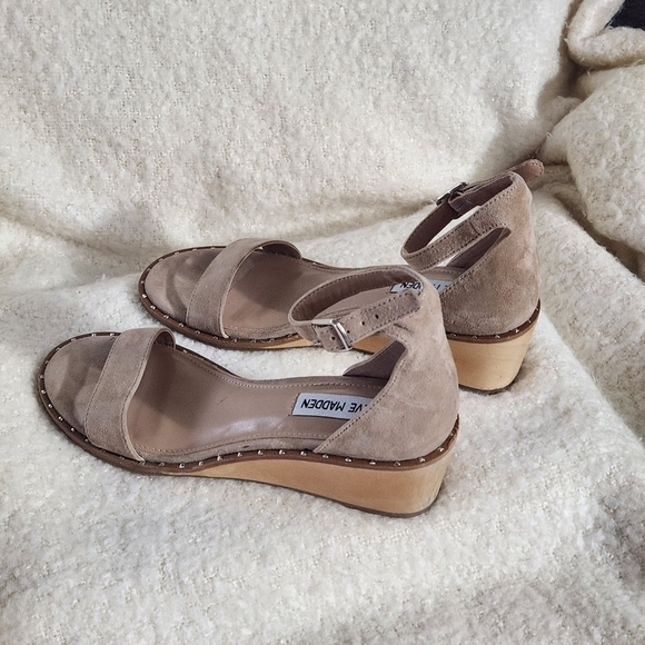 Steve Madden Womens Kenmar Tan Suede Ankle Strap Heels Size 7.5 Medium - Picture 4 of 10